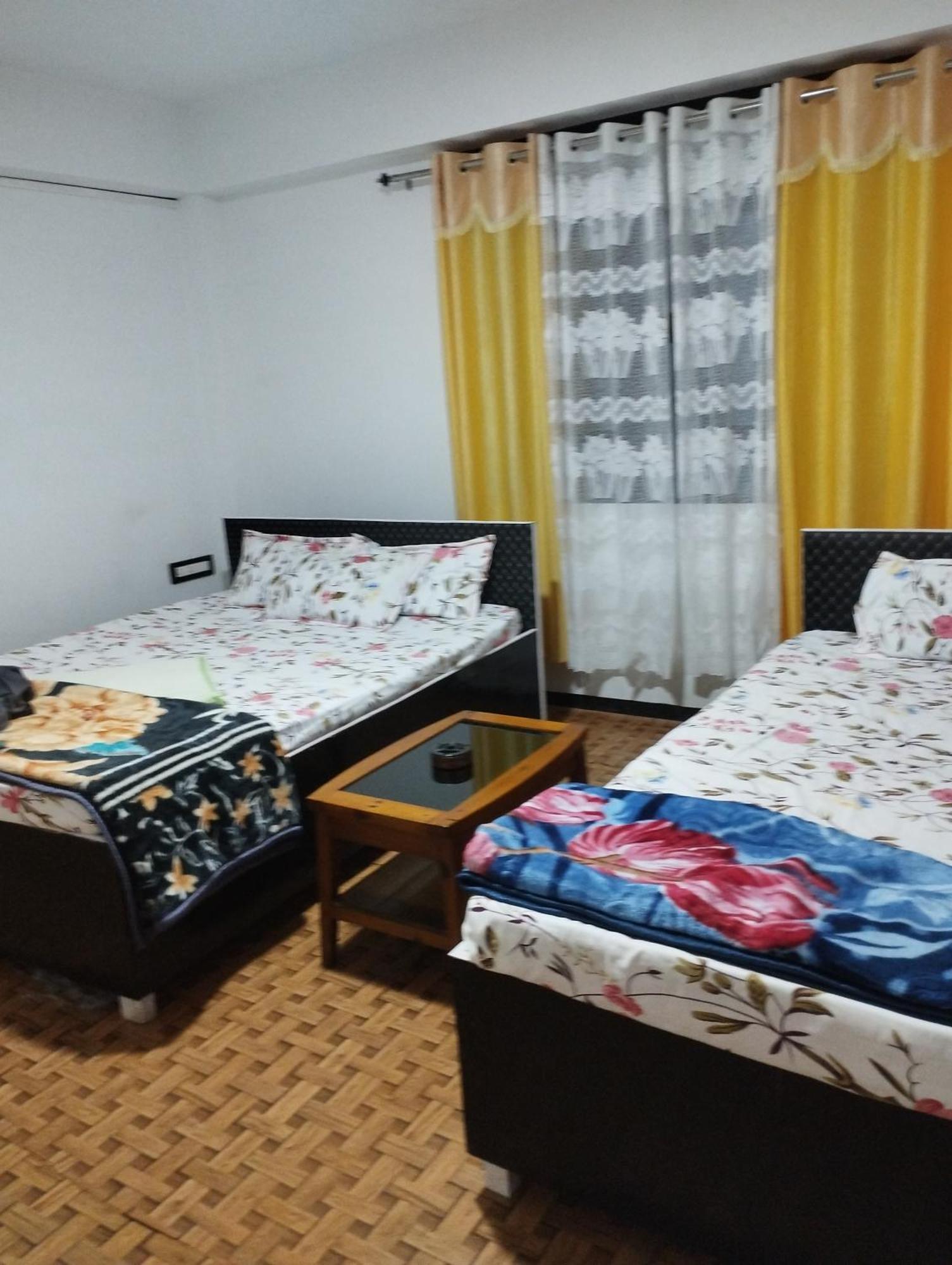 Sunset View Guest House 체라푼지 외부 사진